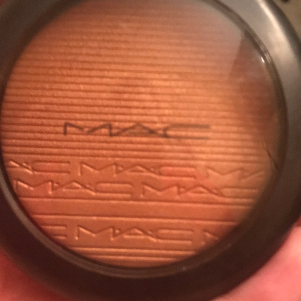 MAC bronzer